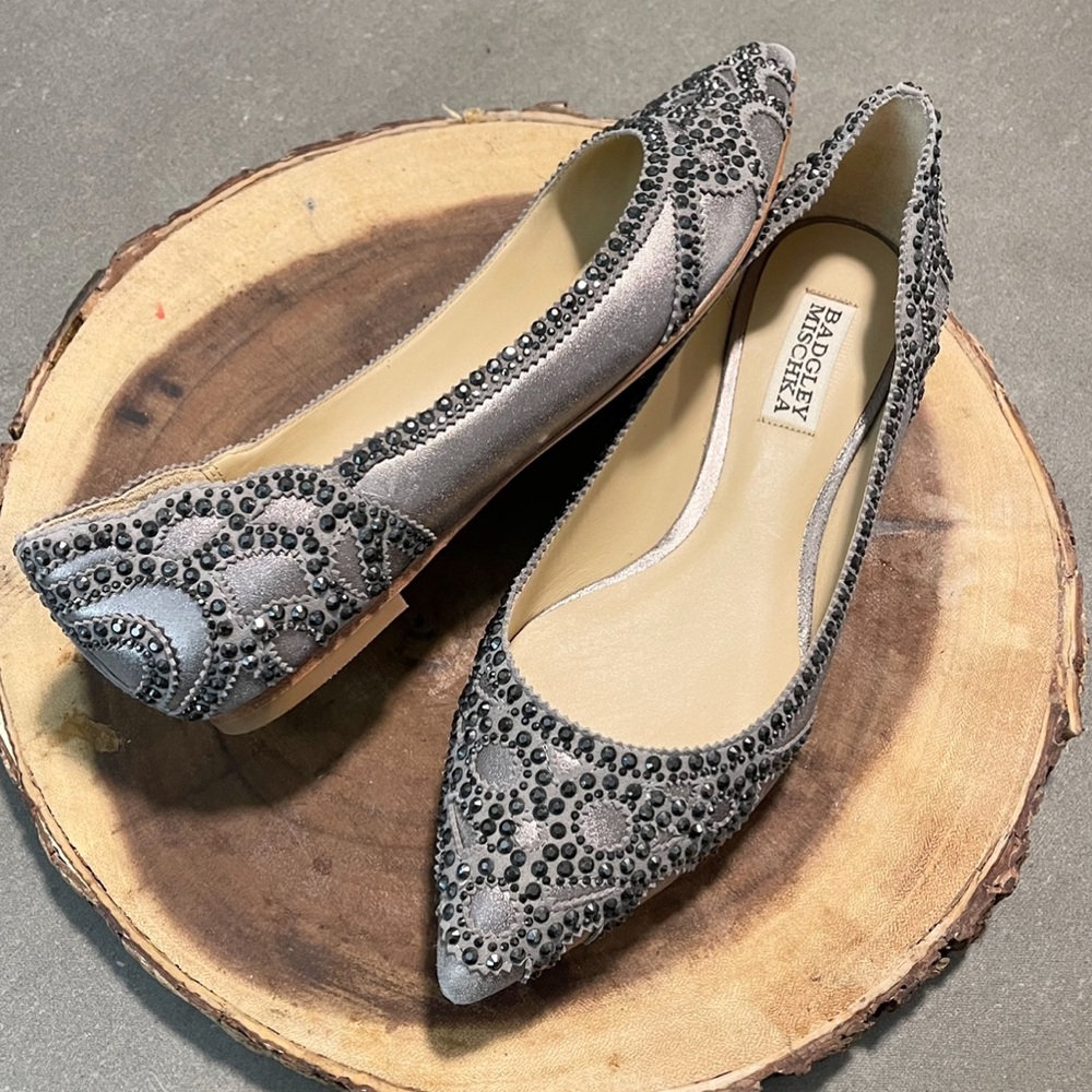 Badgley Mischka Gigi Gunmetal Gray Crystal Embellished Flats Size